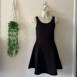 2/$20 - H&M Women’s Medium Black Skater Fit & Flare Dress